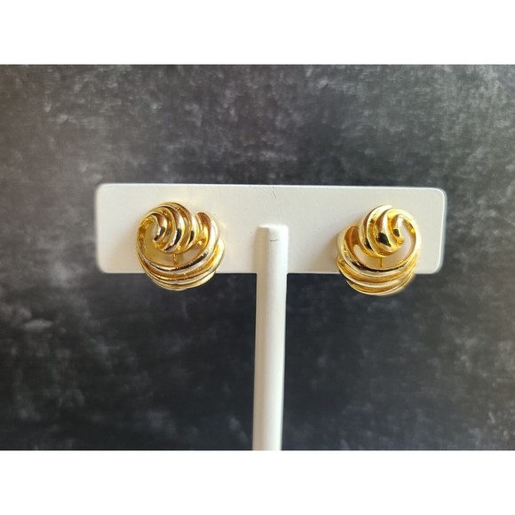 Vintage Gold Tone Swirl Clip-on Earrings - Picture 6 of 10